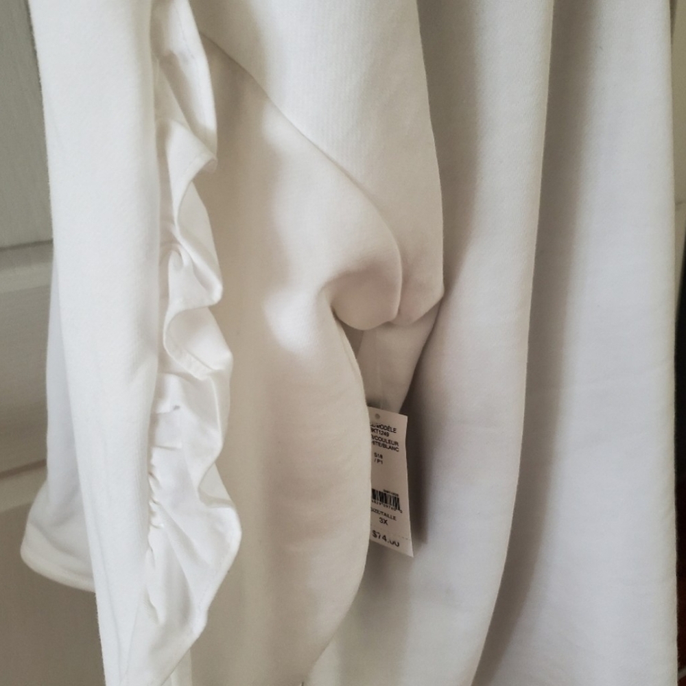 Lord & Taylor Ruffled statement sleeve sweatshirt - Picture 4 of 4